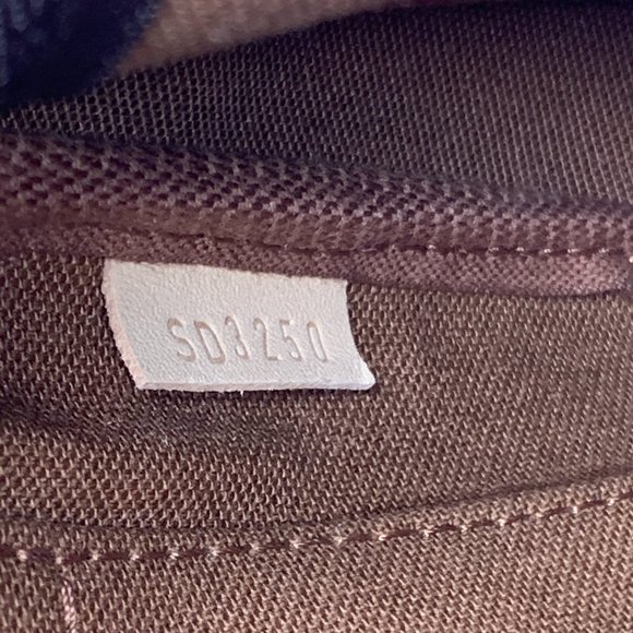 (SOLD) Louis Vuitton Multi Pochette - Picture 5 of 16